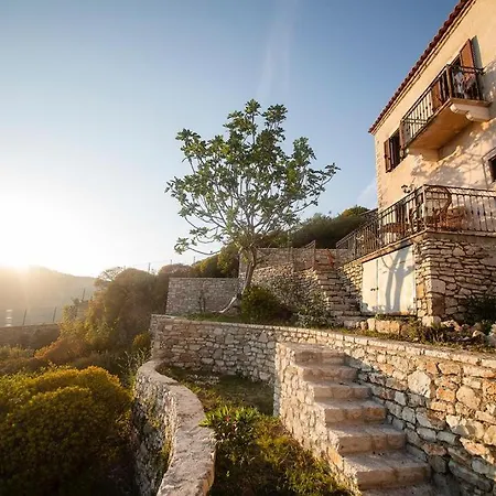 Belvedere, Upper Qeparo *