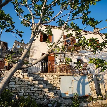 Belvedere, Upper Qeparo *
